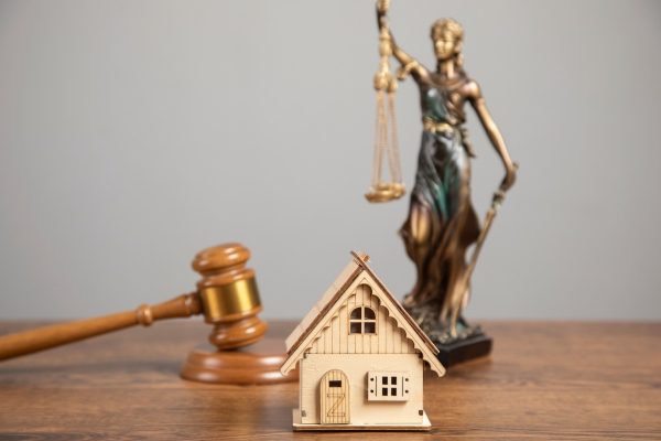 Pháp lý liên quan đến bất động sản